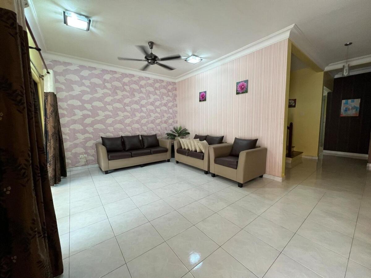 Rini Utama Homestay Skudai Exterior foto