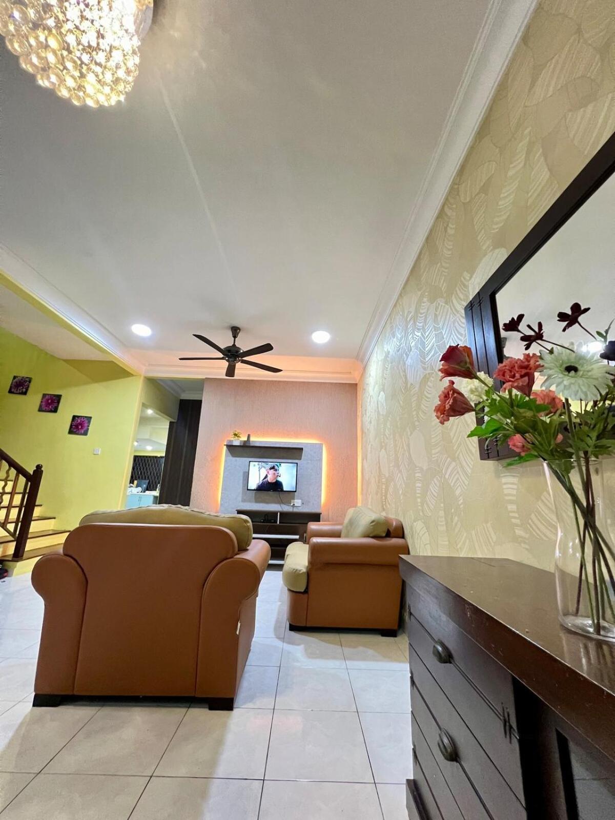 Rini Utama Homestay Skudai Exterior foto