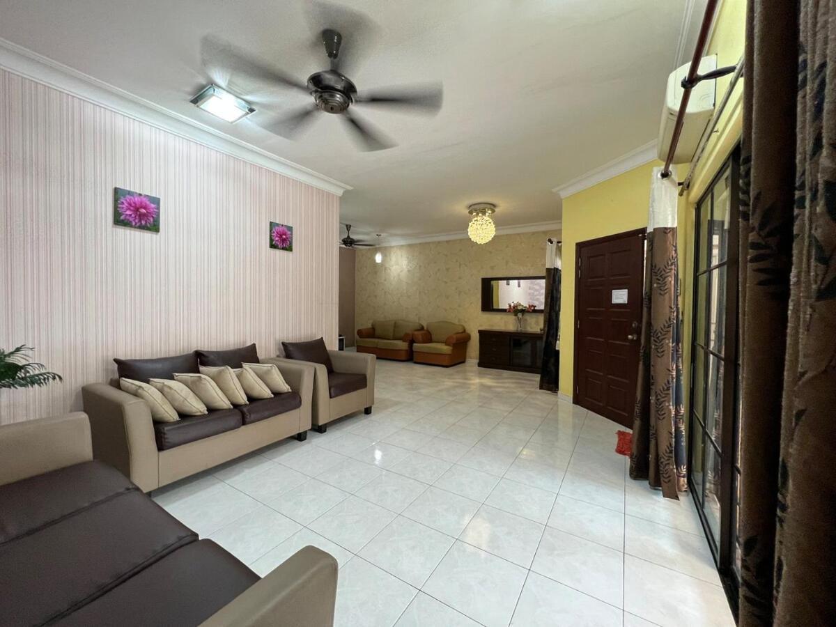 Rini Utama Homestay Skudai Exterior foto
